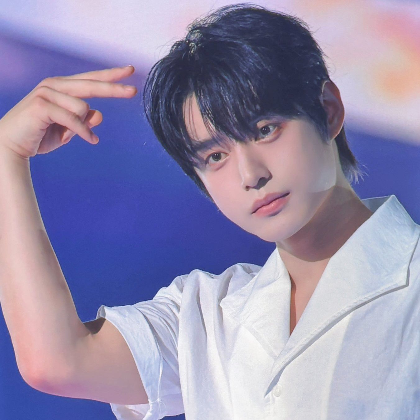 Behind-the-scenes cut of Kim Jiwoong (ZEROBASEONE)