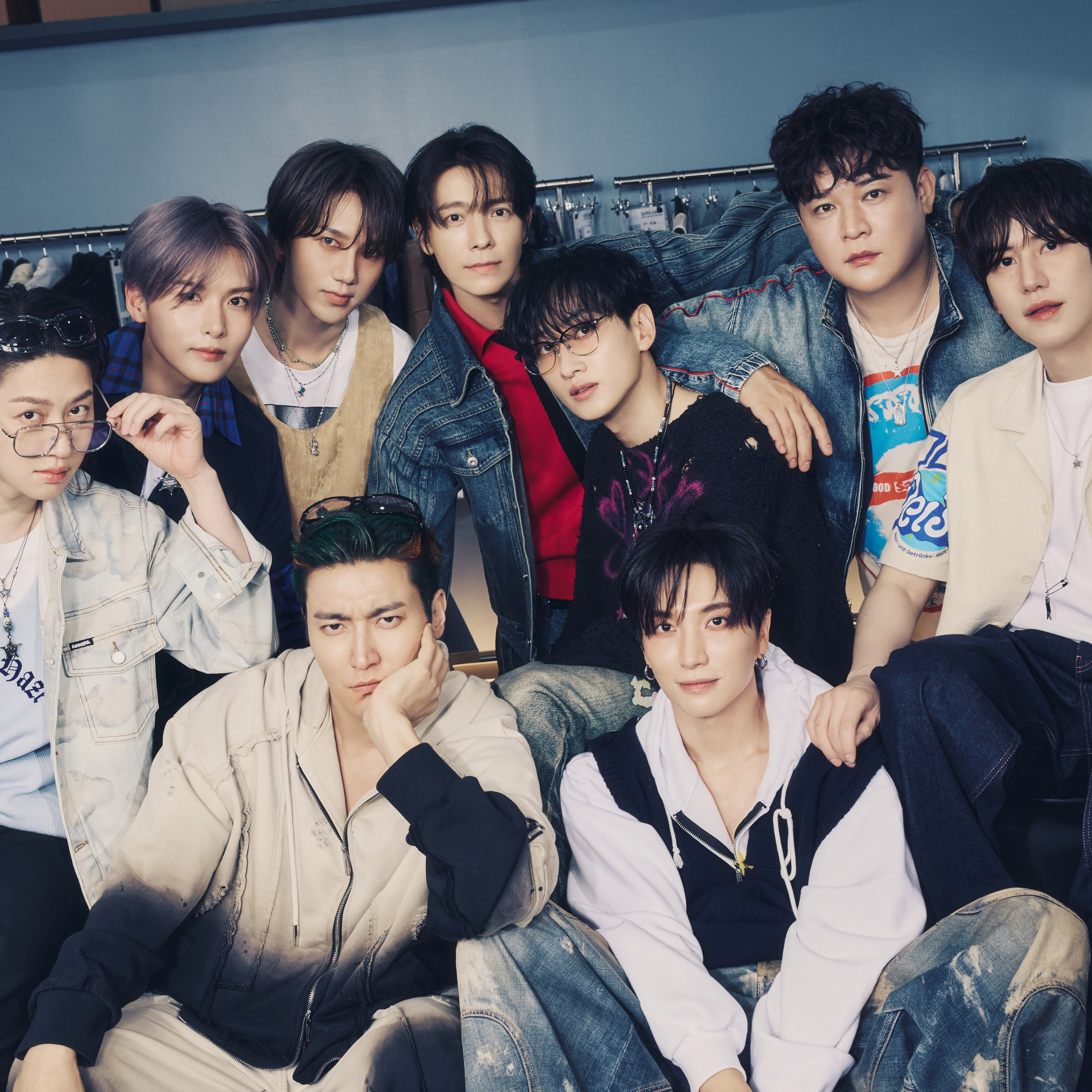 Behind-the-scenes cut of Super Junior