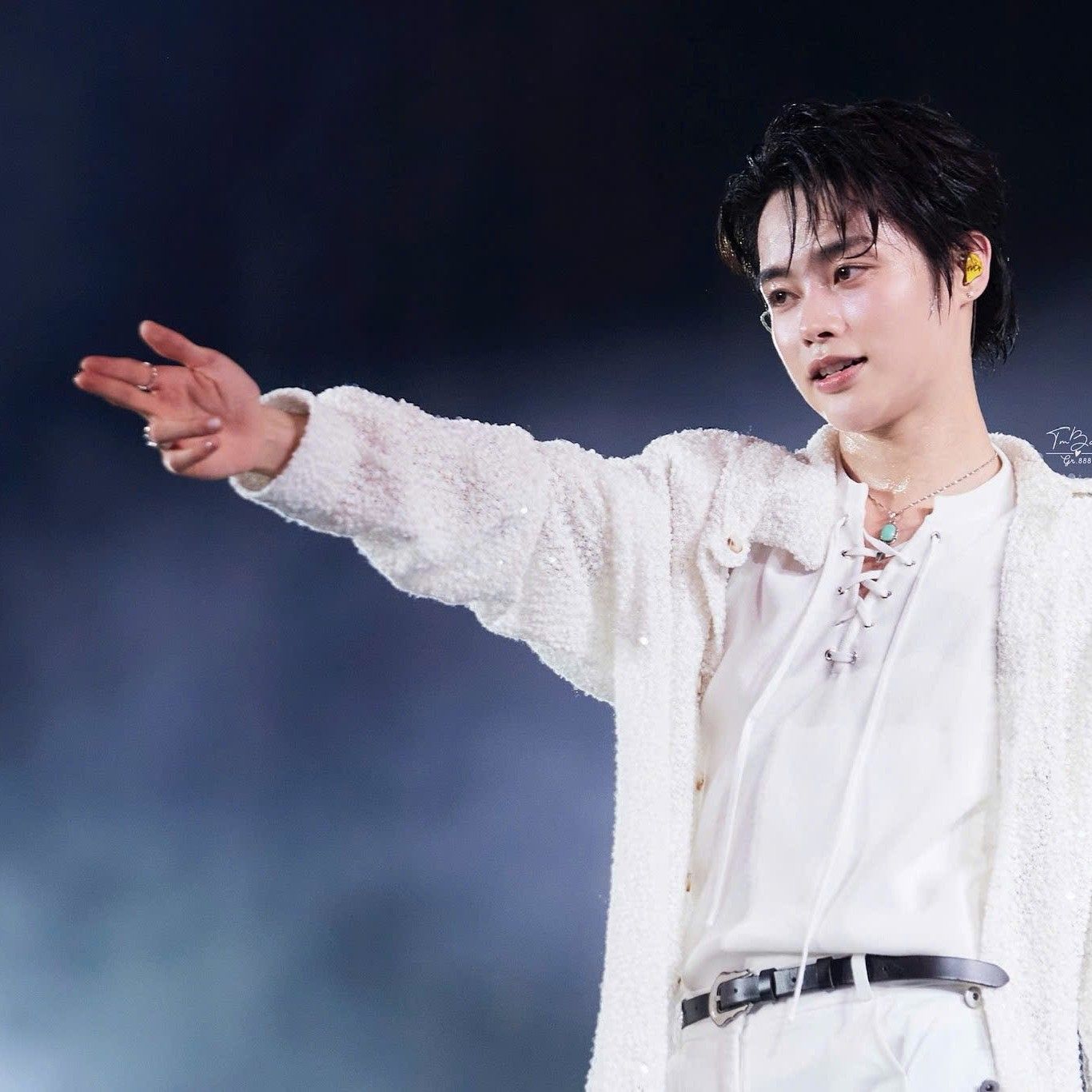 Behind-the-scenes cut of Hanbin (TEMPEST)