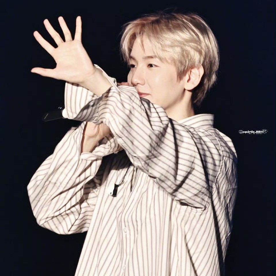 Momen yang diabadikan oleh penggemar Baekhyun (EXO)