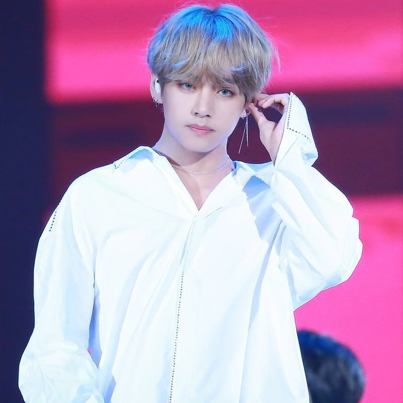 뷔 (방탄소년단)의 비하인드 컷