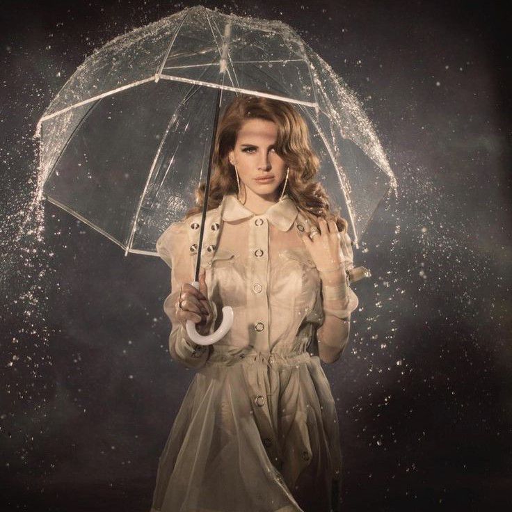 Recent activity shot of Lana del Rey