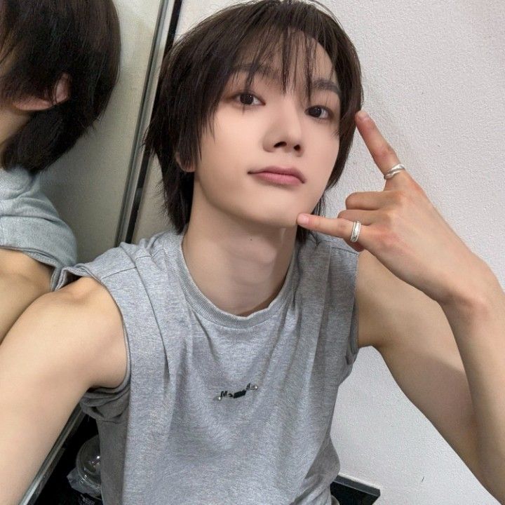 Latest photo of Sungho (BOYNEXTDOOR)