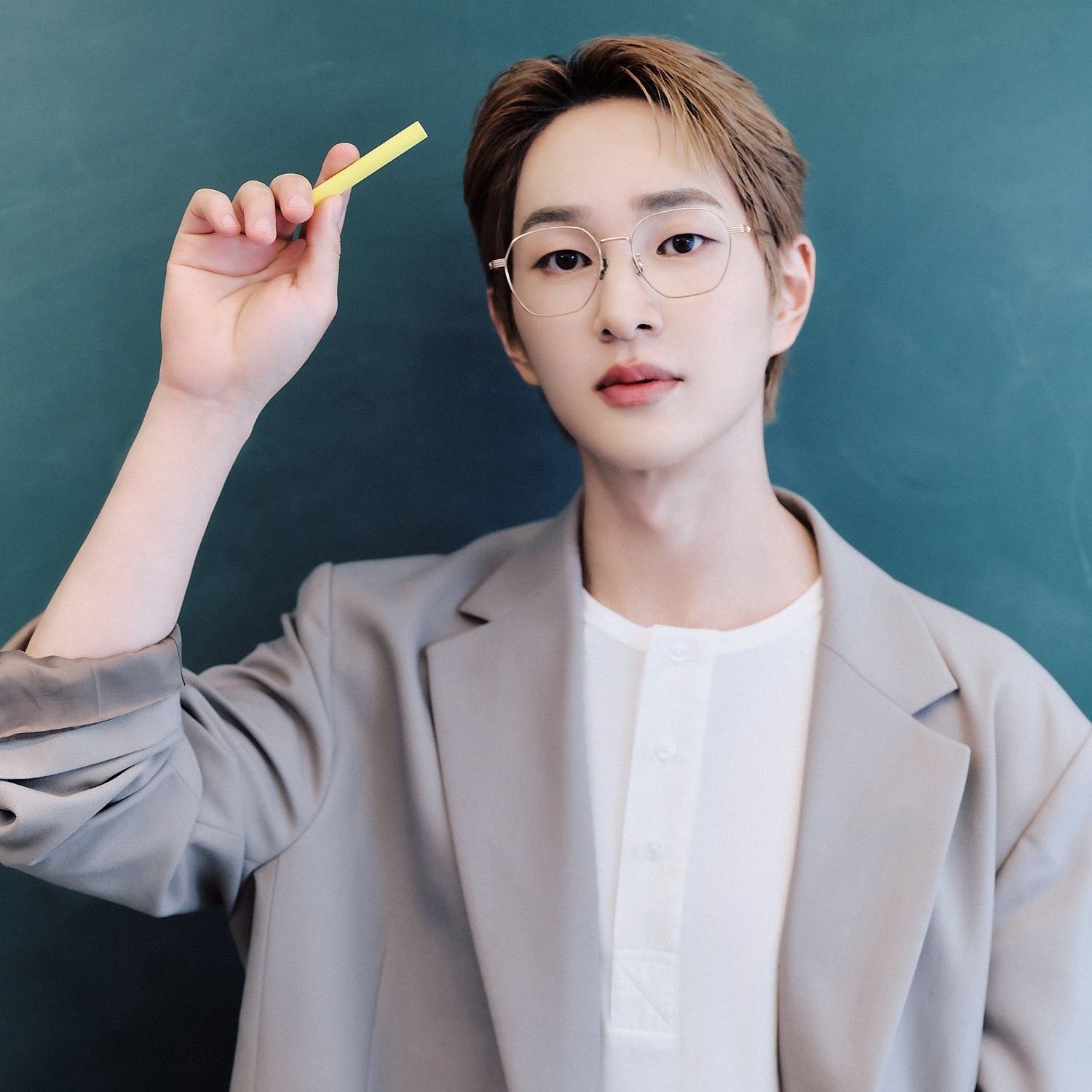 Recent activity shot of Onew (SHINee)