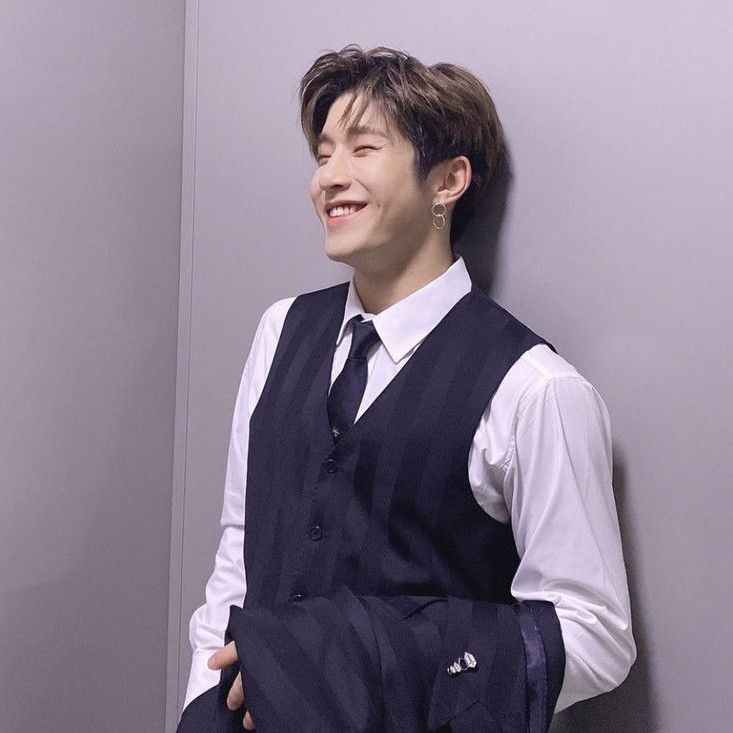 A moment captured by Jinjin (ASTRO)'s fan