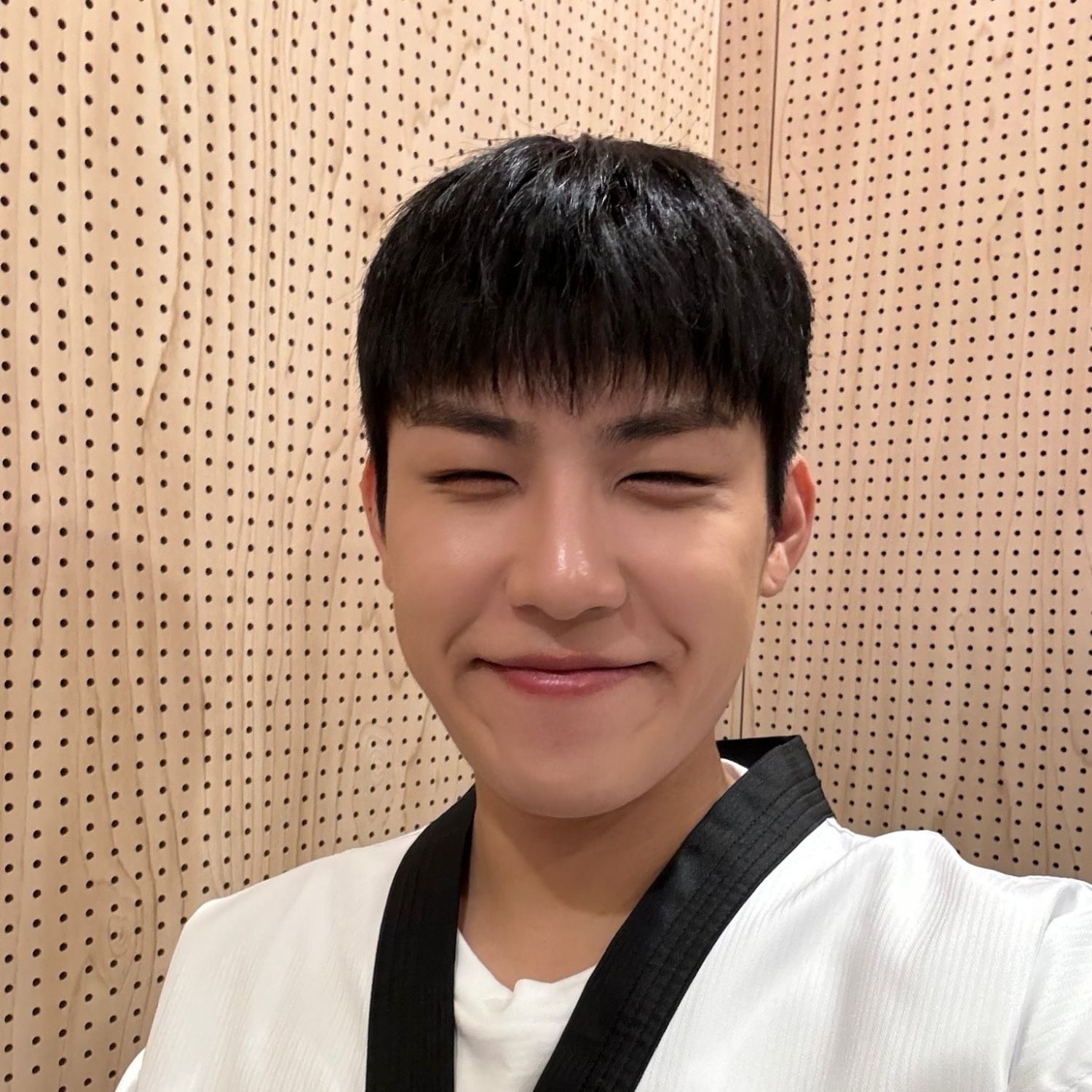 Behind-the-scenes cut of Park Woojin (AB6IX)