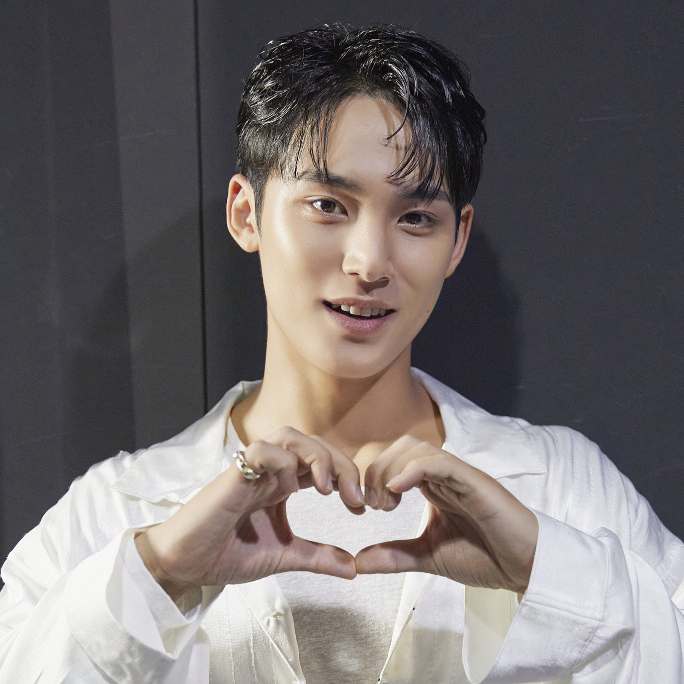 A moment captured by Mingyu (SEVENTEEN)'s fan