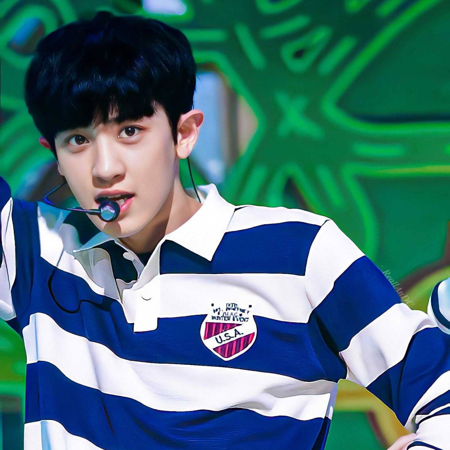 A moment captured by Chanyeol (EXO)'s fan