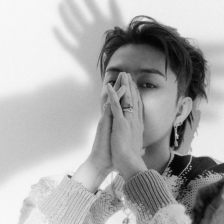 Latest photo of Eun Jiwon (SECHSKIES)