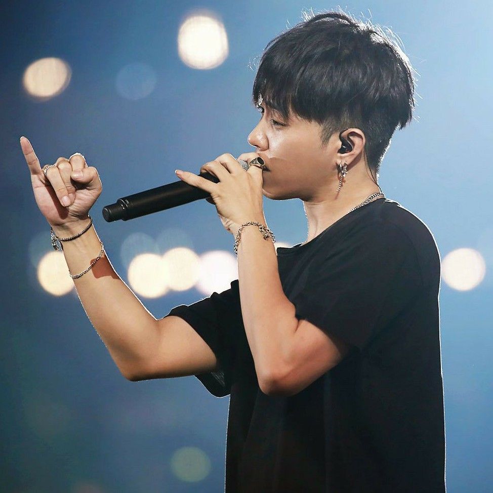 Recent activity shot of Eun Jiwon (SECHSKIES)