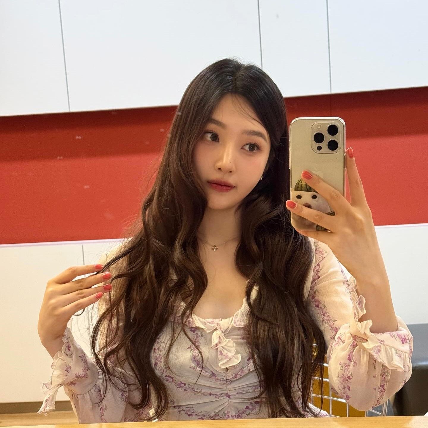 A moment captured by Joy (Red Velvet)'s fan