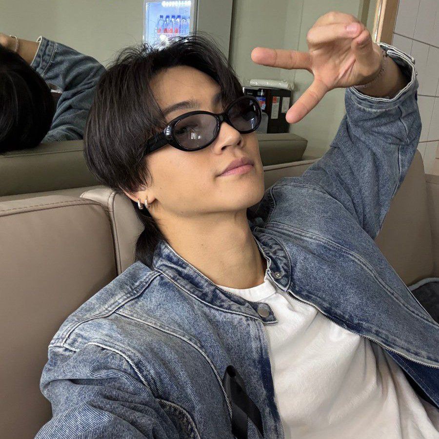 A moment captured by JAY B (GOT7)'s fan