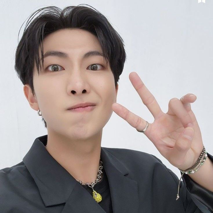 RM (BTS)の舞台裏ショット