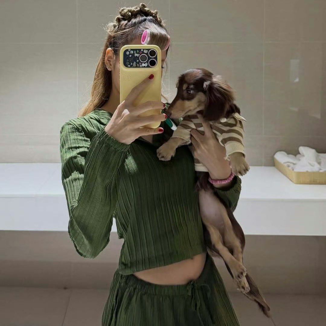 리사 (BLACKPINK) 최근 활동샷