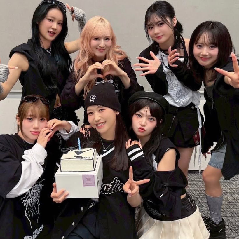 A moment captured by ME:I's fan