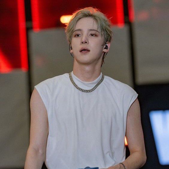 Behind-the-scenes cut of Yunho (ATEEZ)