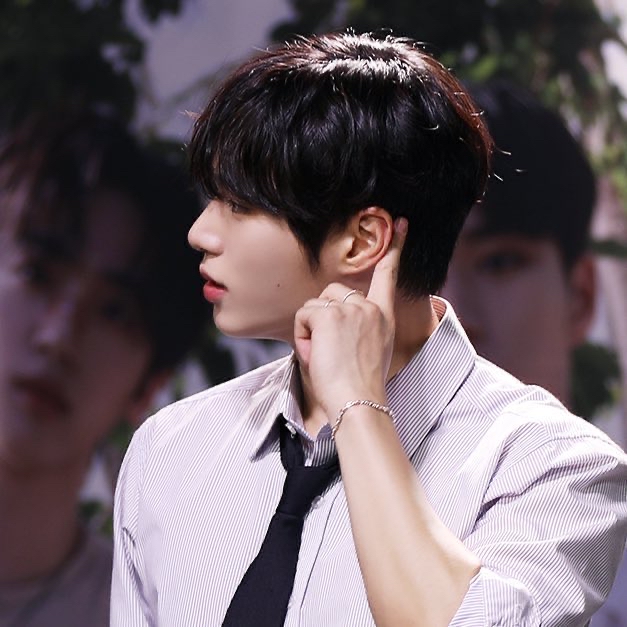 Behind-the-scenes cut of Kim Junseo (ALPHA DRIVE ONE)