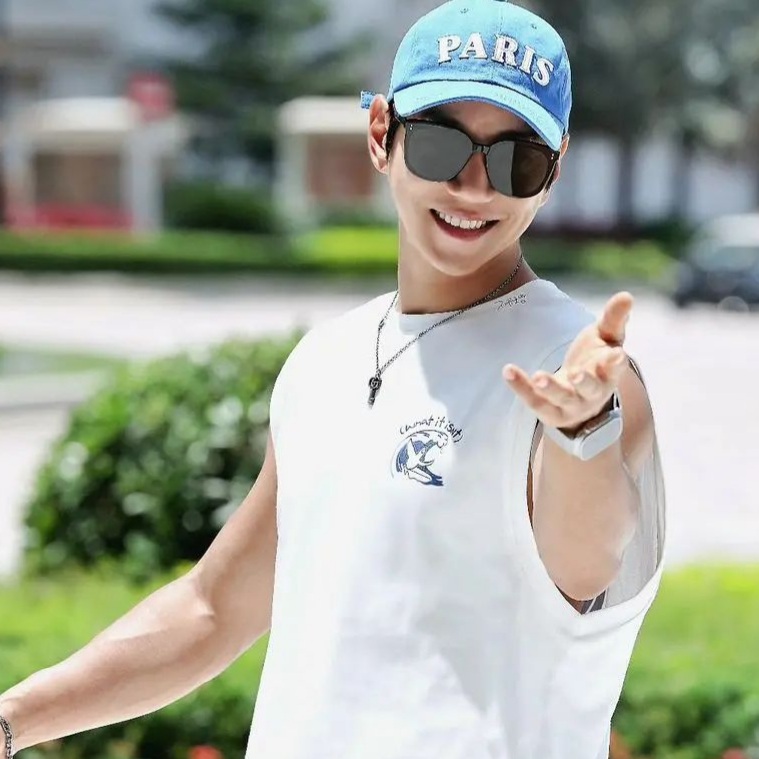 A moment captured by Hwang Chiyeol's fan