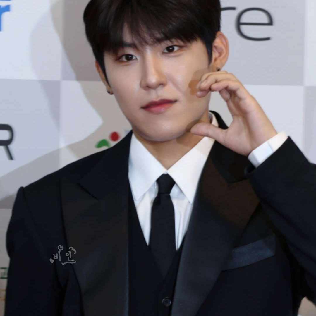 パク・ウジン (AB6IX)の舞台裏ショット