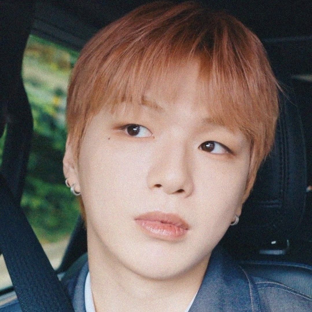 Behind-the-scenes cut of Kang Daniel