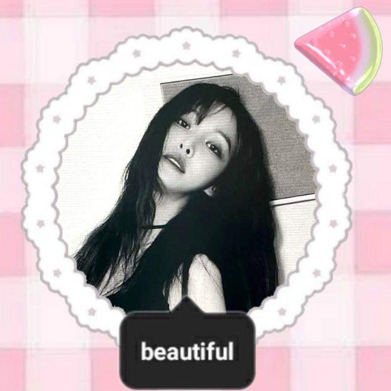 A moment captured by Yuju (GFRIEND)'s fan
