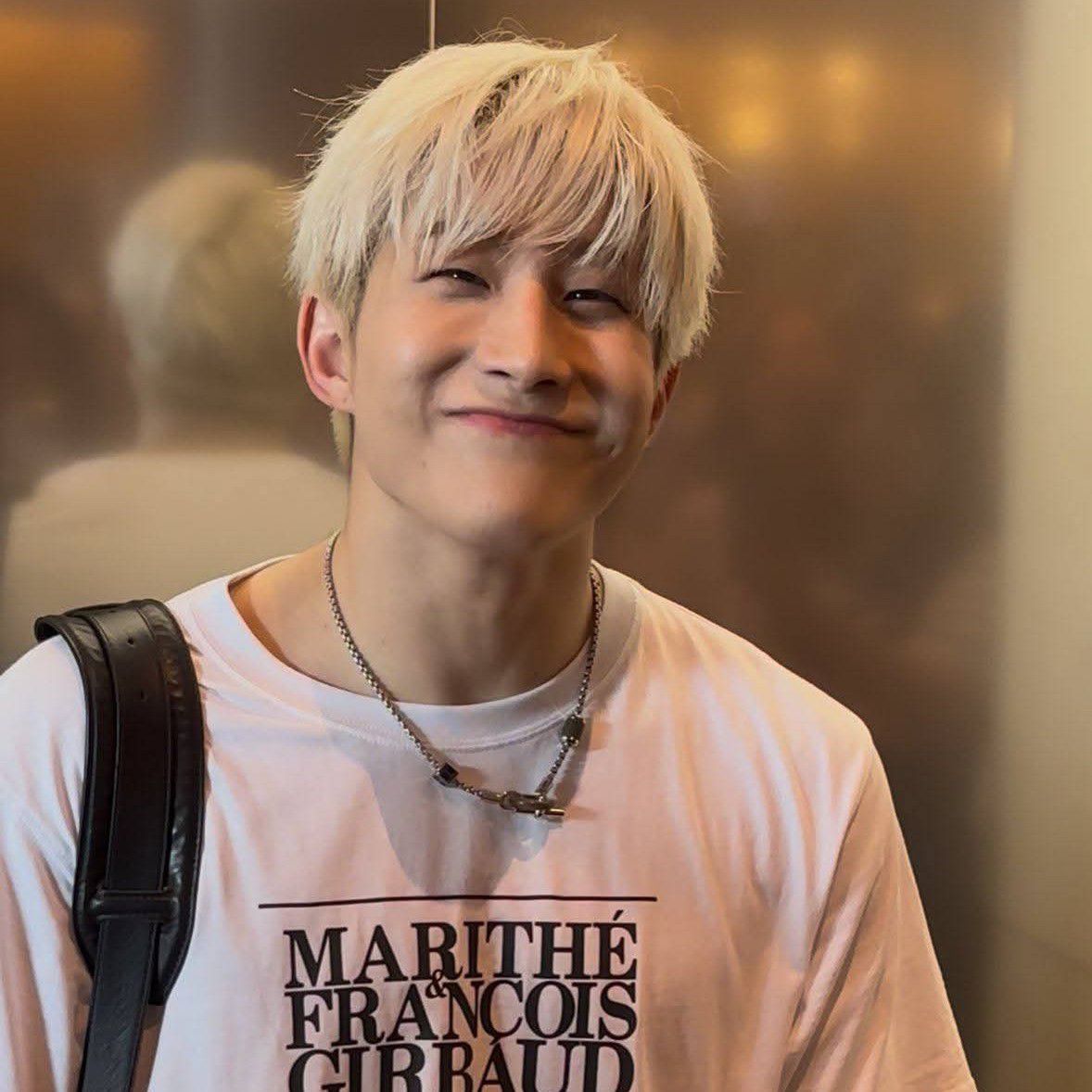 A moment captured by Jinjin (ASTRO)'s fan