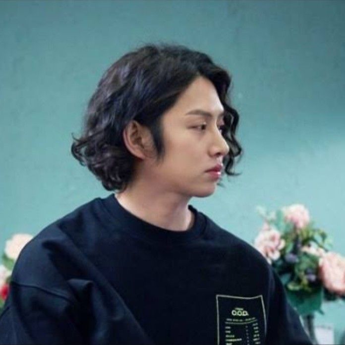 Behind-the-scenes cut of Heechul (Super Junior)