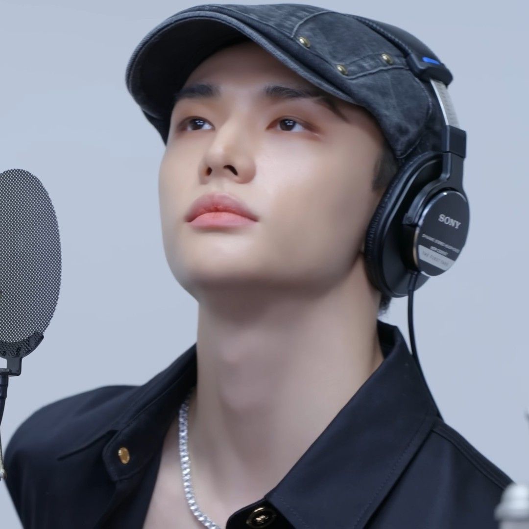 A moment captured by Hyunjin (Stray Kids)'s fan