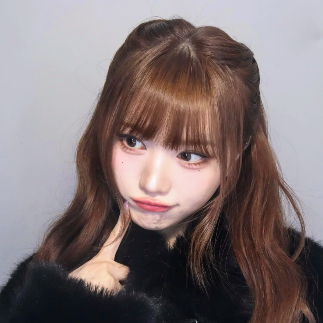 Recent activity shot of Serina (MADEIN)