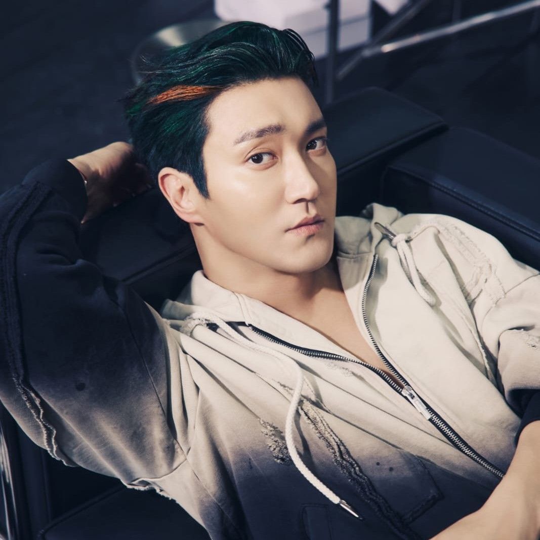 Latest photo of Siwon (Super Junior)