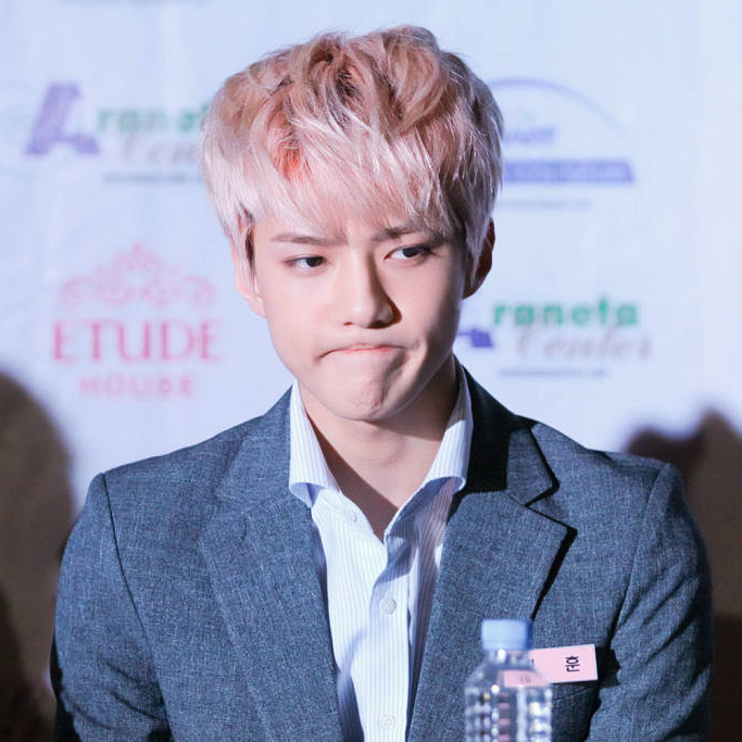 A moment captured by Sehun (EXO)'s fan