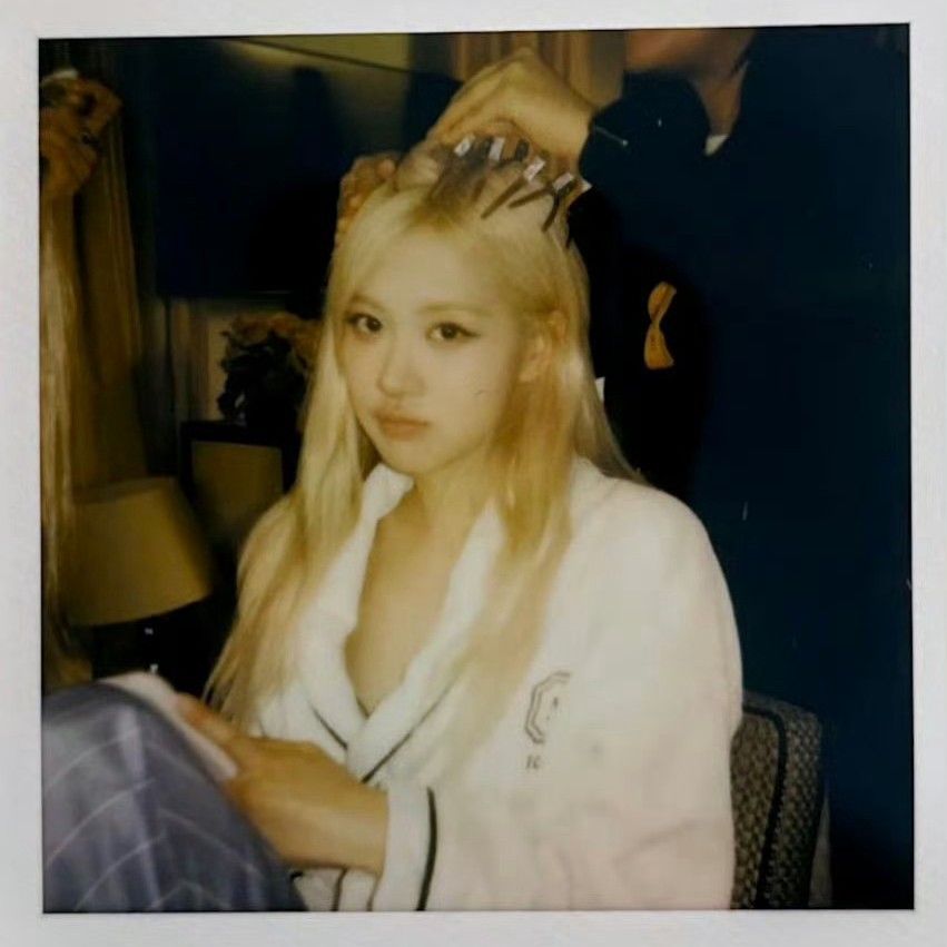 ROSÉ (BLACKPINK)的最新照片