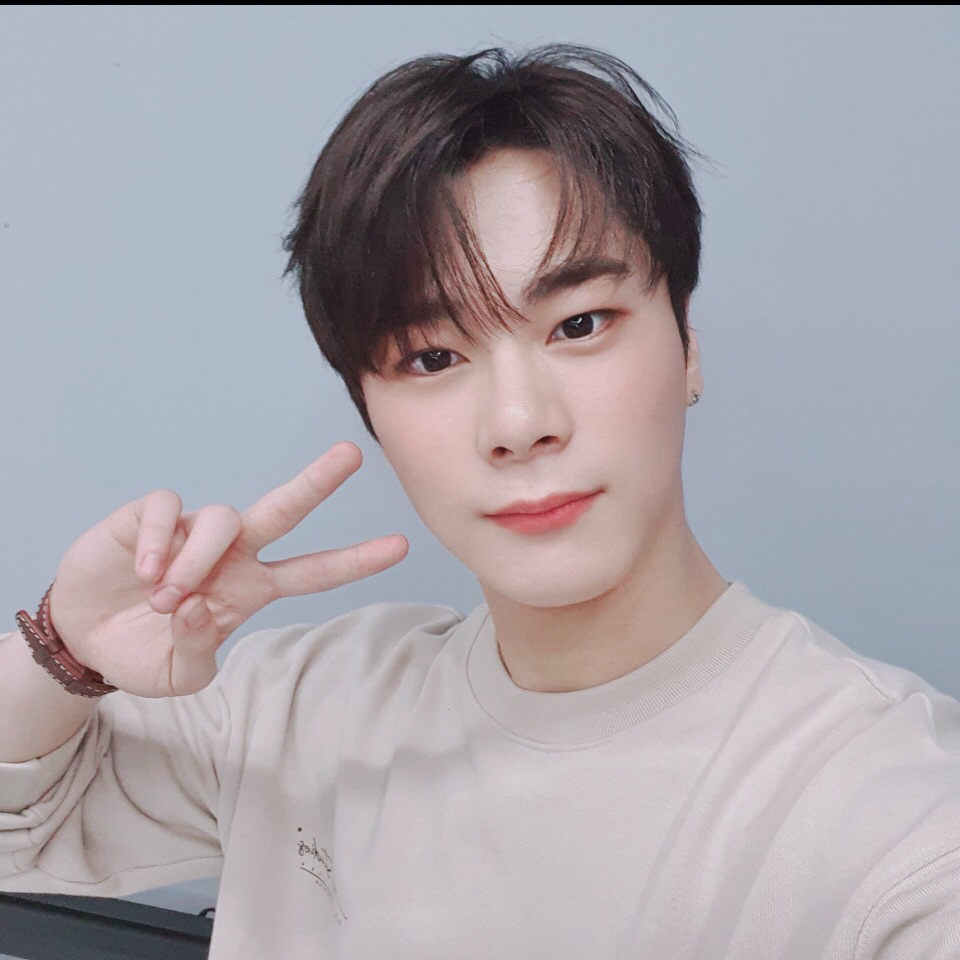 ムンビン (ASTRO)の最近の活動写真