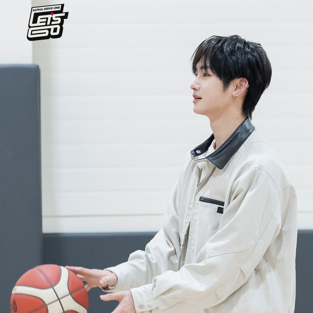 Behind-the-scenes cut of Zhou Anxin (ALPHA DRIVE ONE)