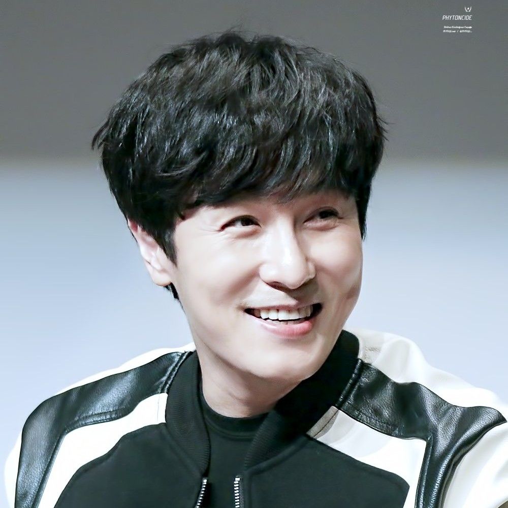 A moment captured by Kim Dongwan (SHINHWA)'s fan