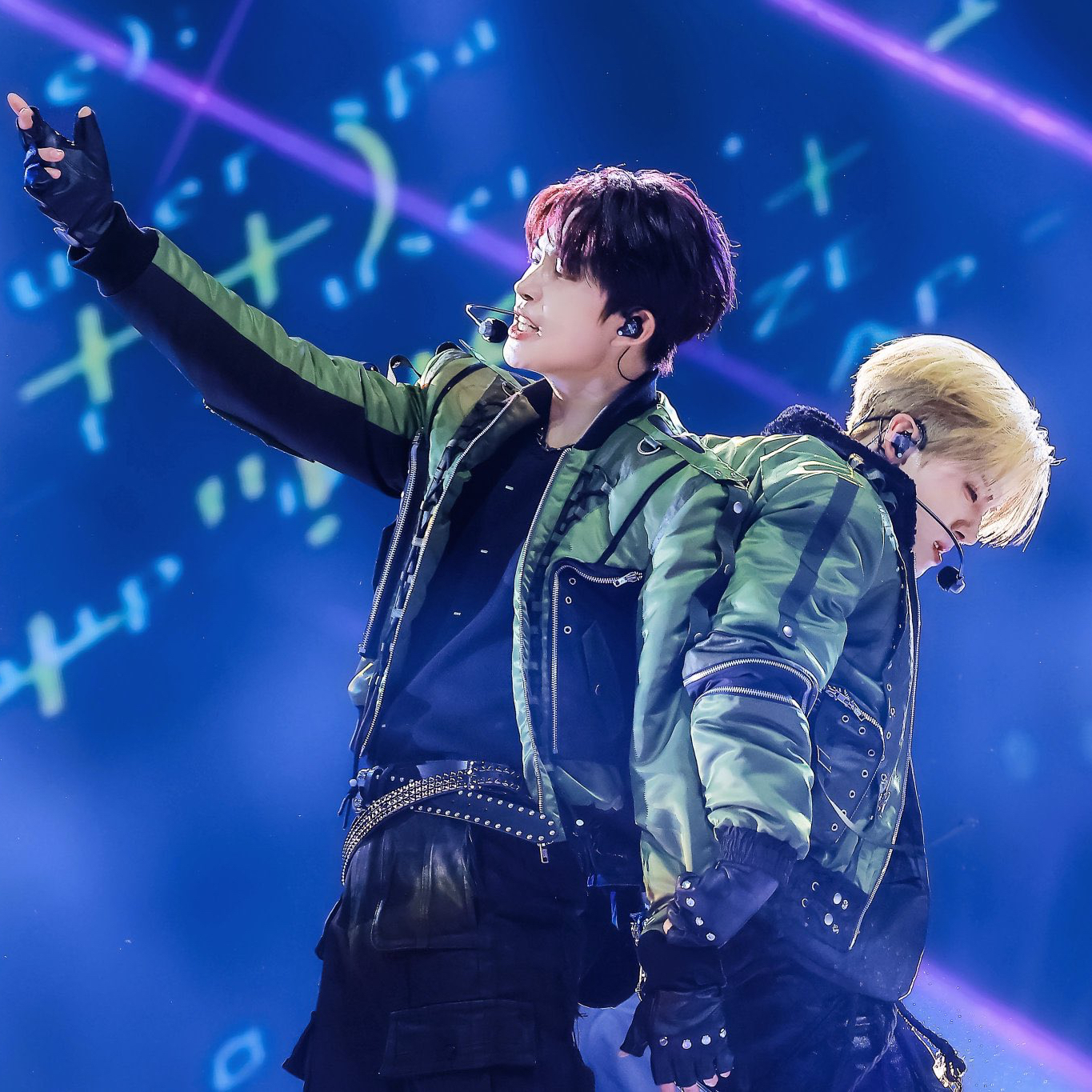 Behind-the-scenes cut of Kim Geonwoo (ALPHA DRIVE ONE)