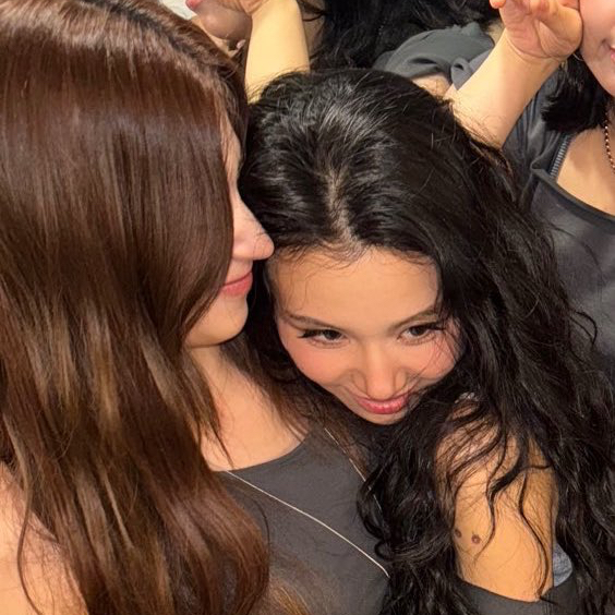 Latest photo of Sana (TWICE)