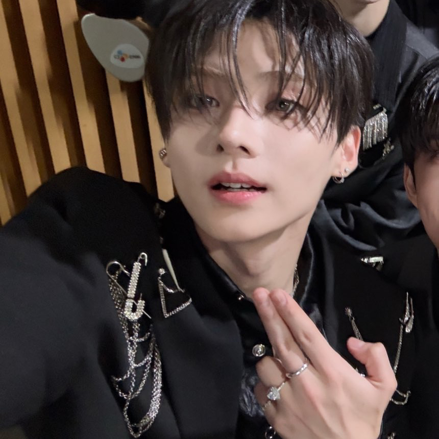 Behind-the-scenes cut of Lee Sangwon