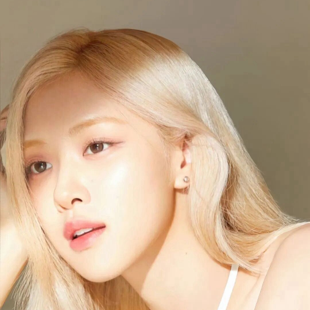 Behind-the-scenes cut of ROSÉ (BLACKPINK)