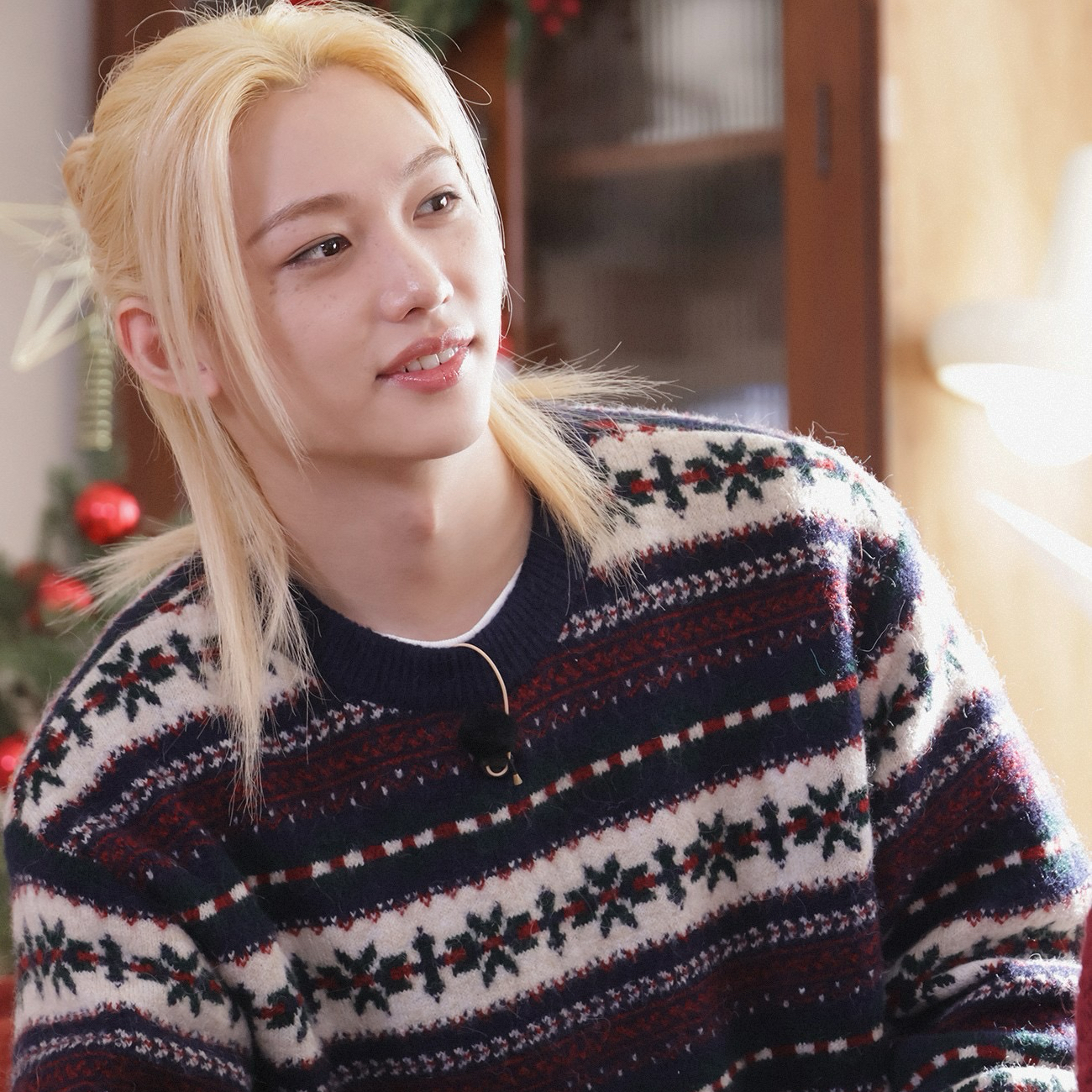 Latest photo of Felix (Stray Kids)