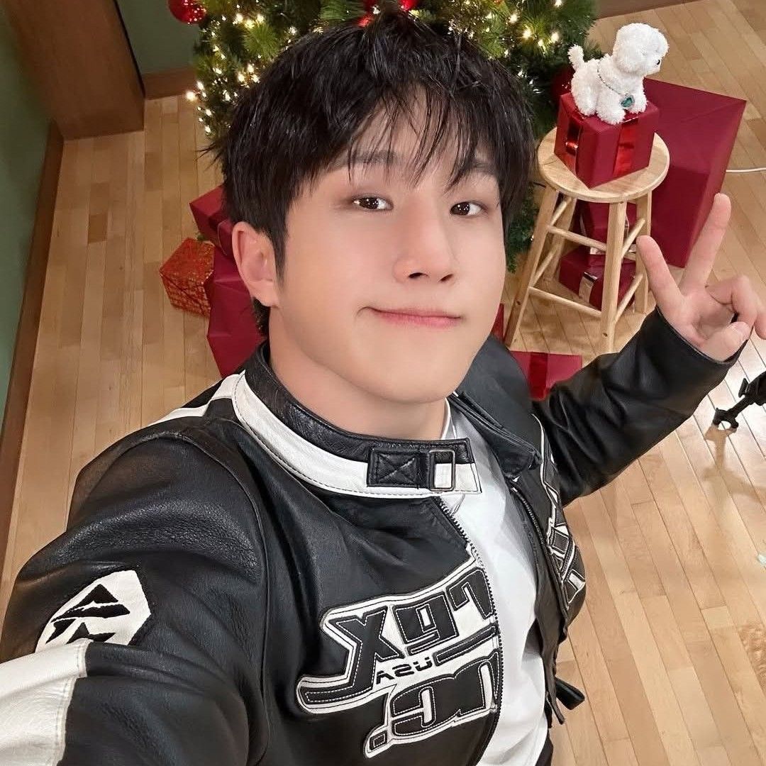 Jinjin (ASTRO)的最新照片