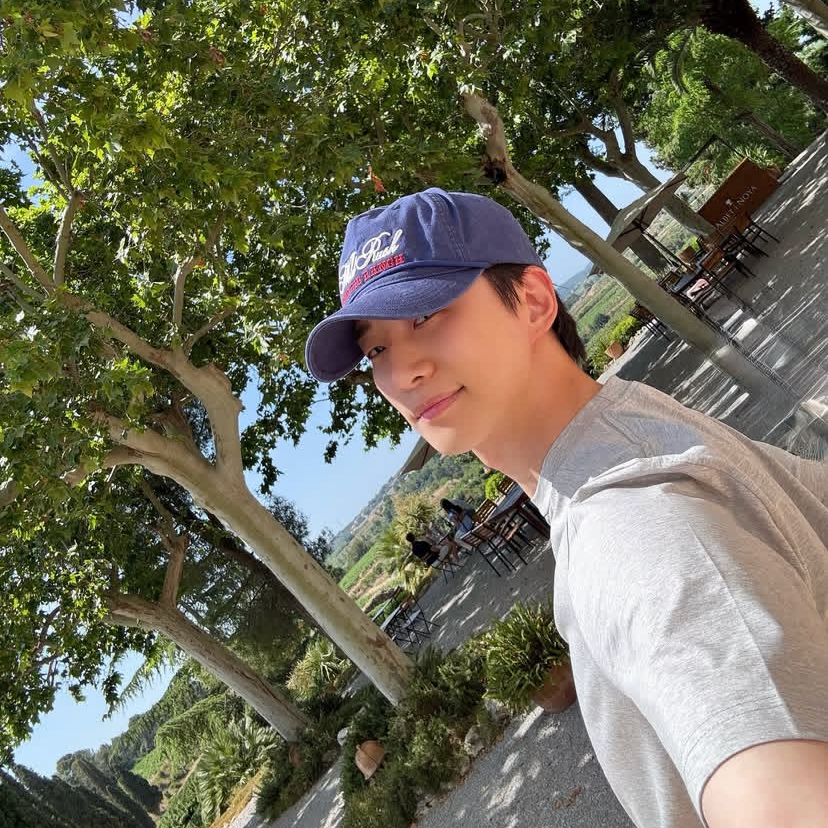 Latest photo of Junho (2PM)