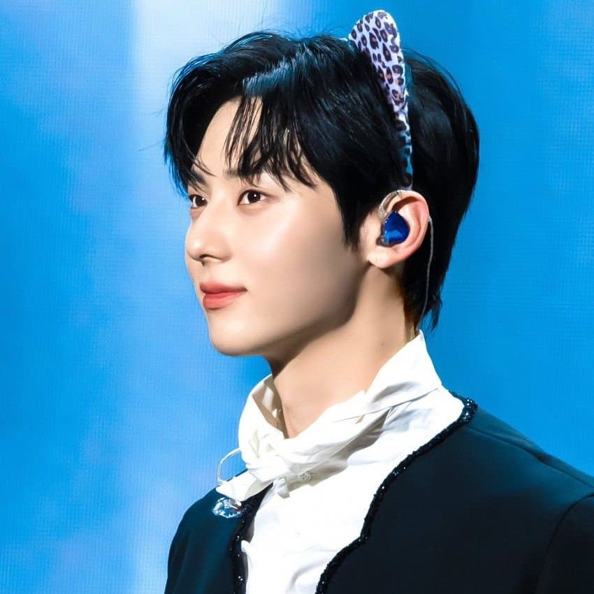 Foto aktivitas terbaru Hwang Minhyun
