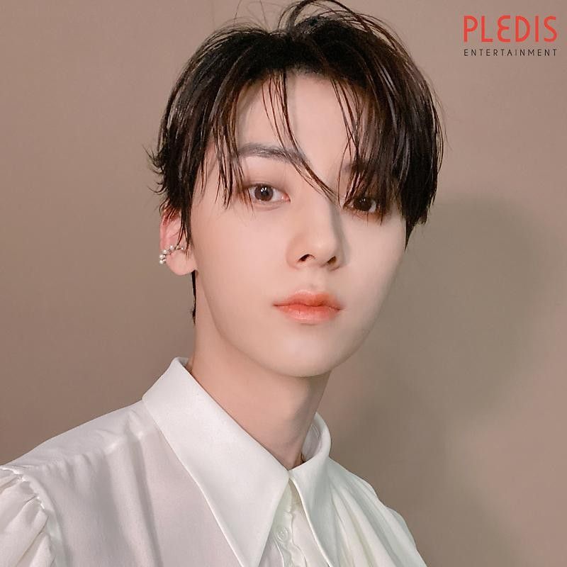 Behind-the-scenes cut of Hwang Minhyun