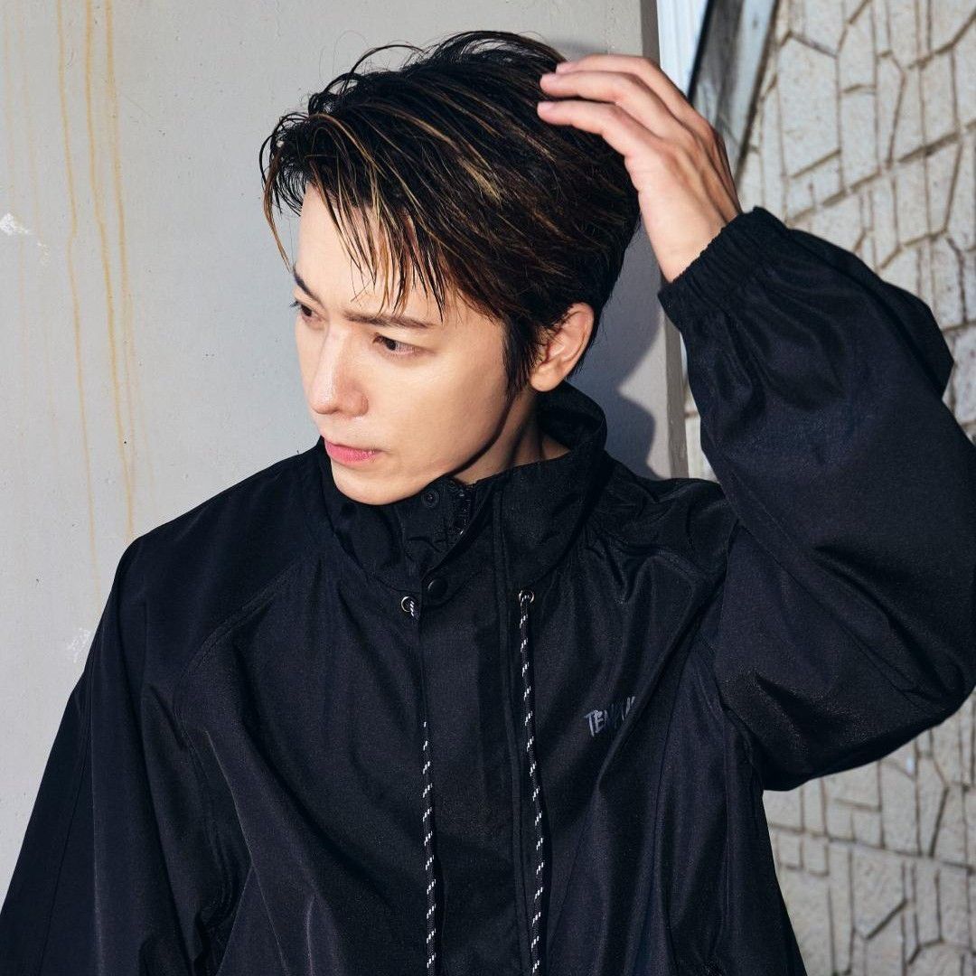 Behind-the-scenes cut of Donghae (Super Junior)