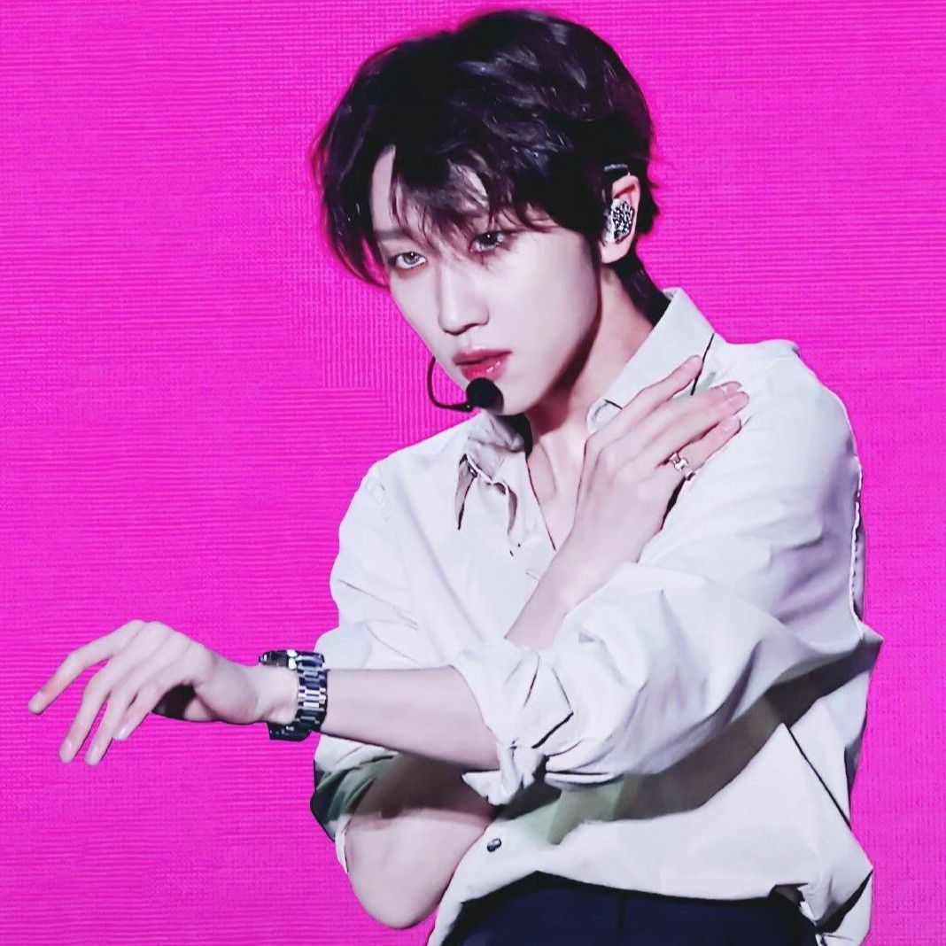 Behind-the-scenes cut of The 8 (SEVENTEEN)
