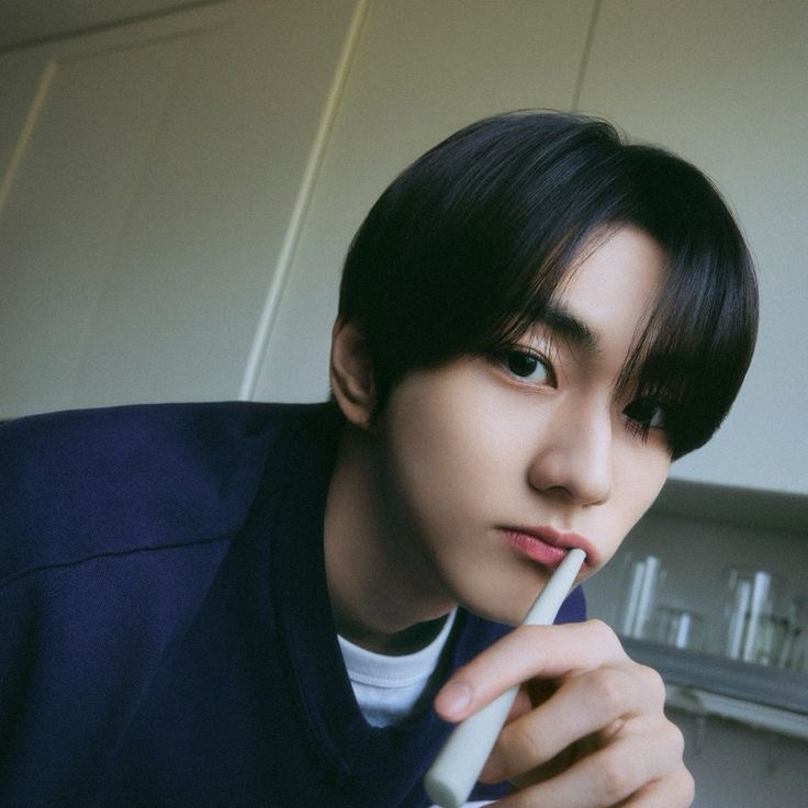 Behind-the-scenes cut of Jungwon (ENHYPEN)