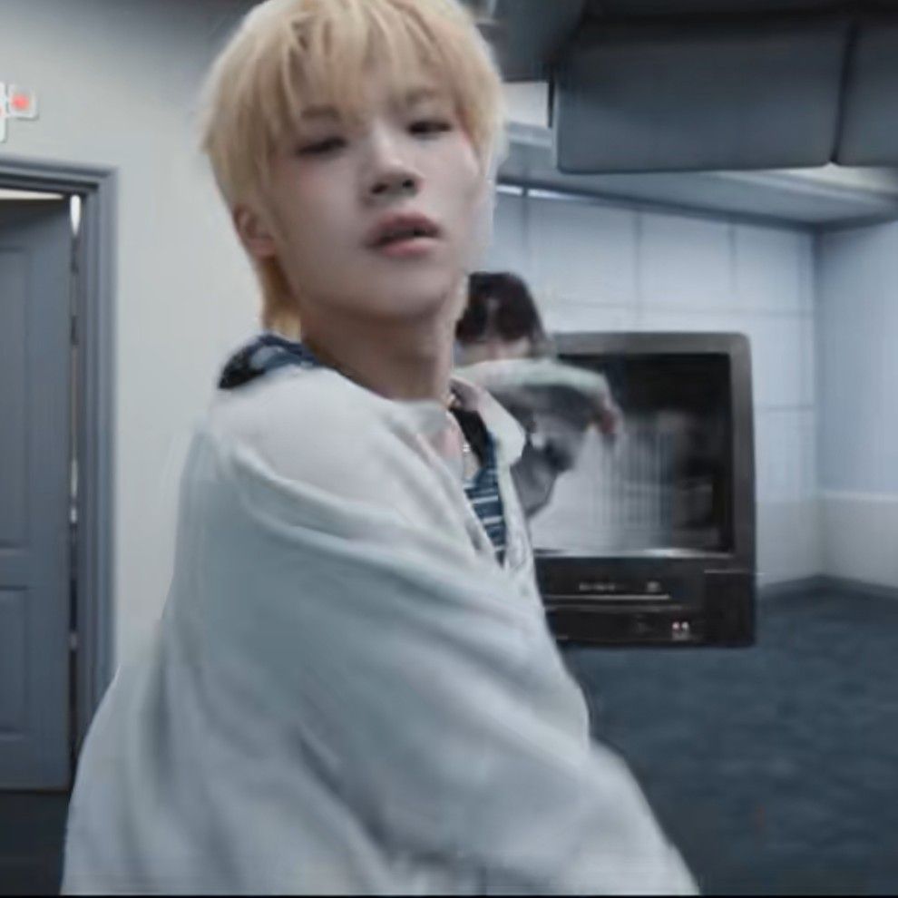 Recent activity shot of Sakurada Kenshin (CLOSE YOUR EYES)