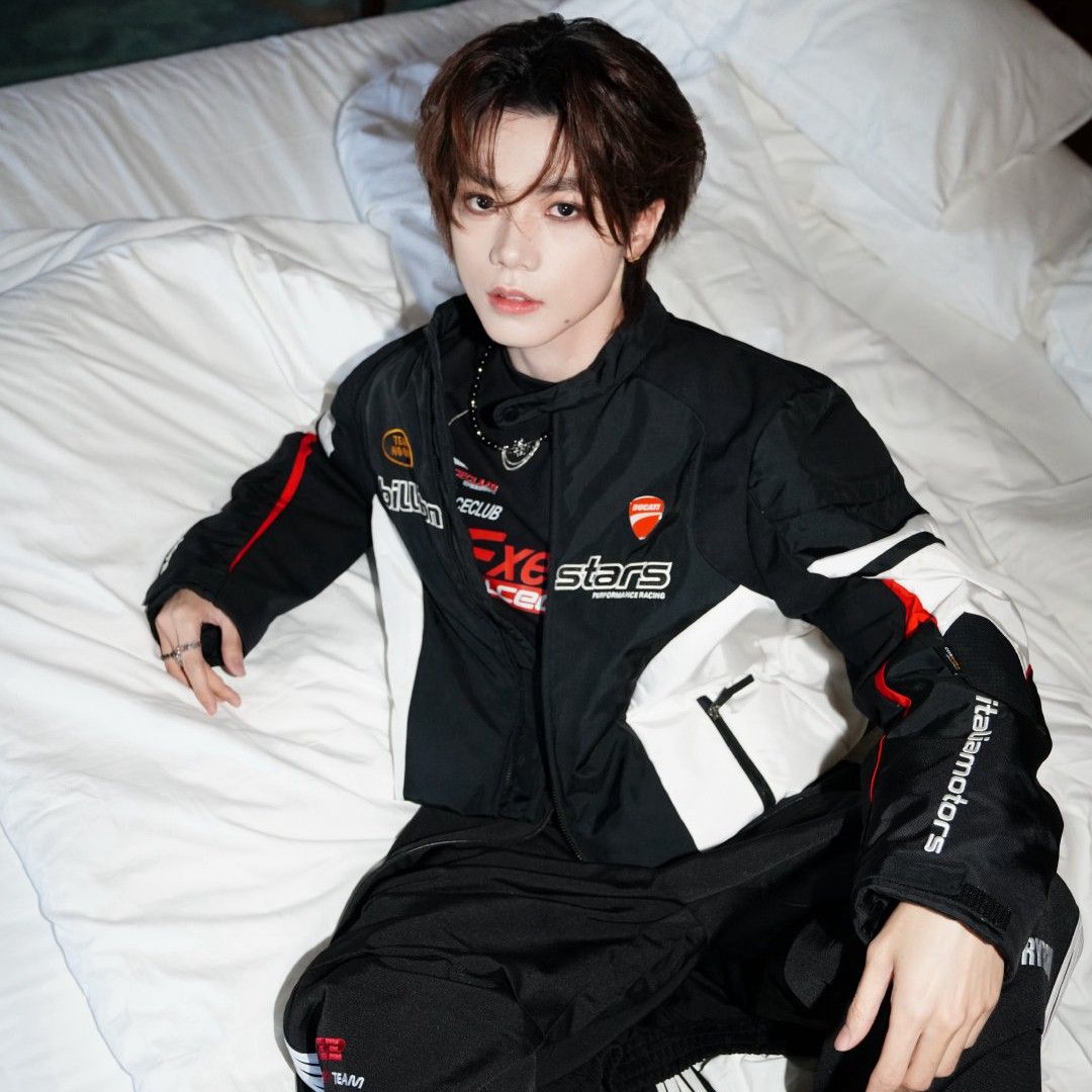 A moment captured by Xiong (NexT1DE)'s fan