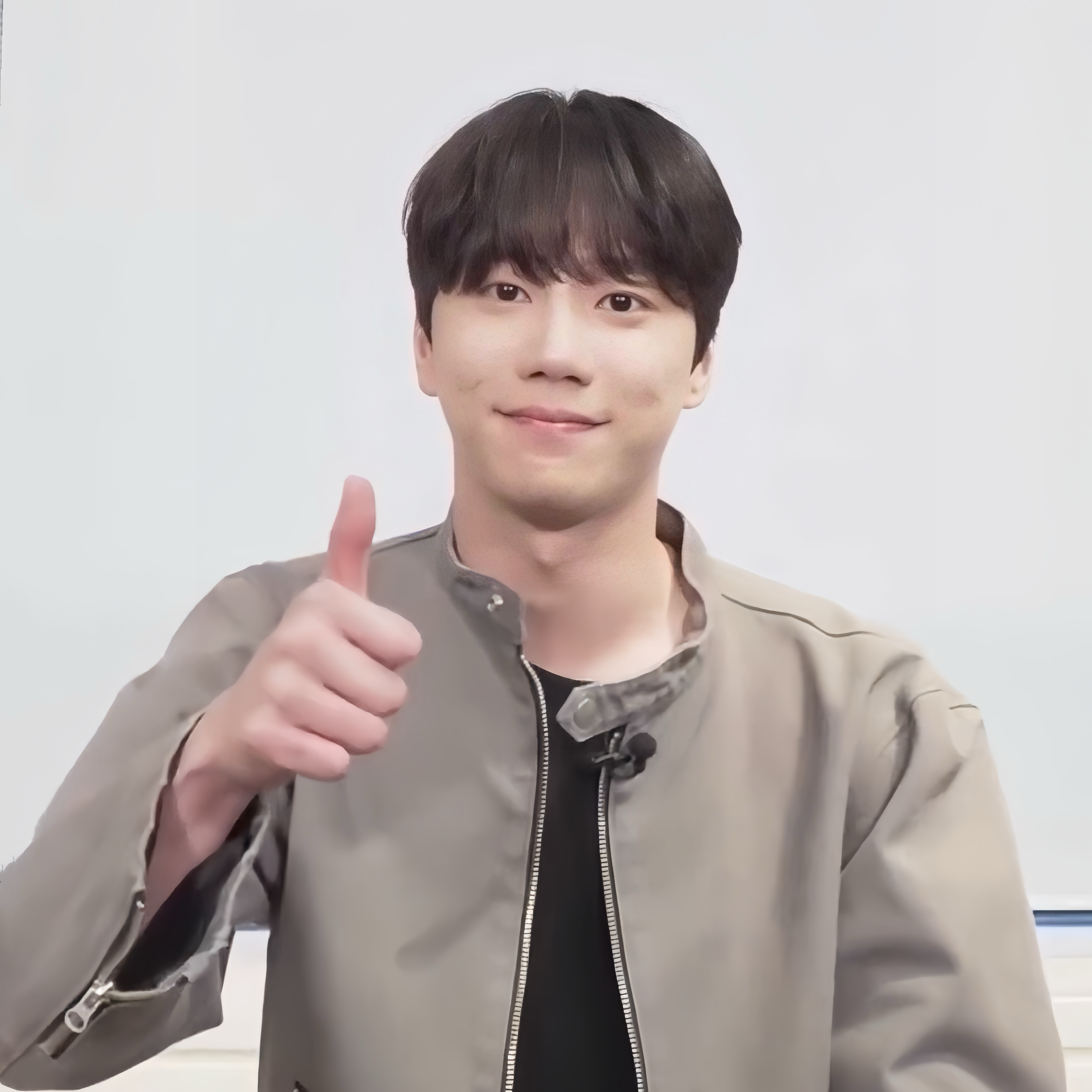 Behind-the-scenes cut of Lee Junyoung